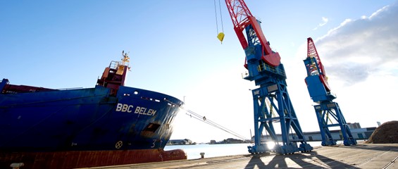port of Swansea cranes