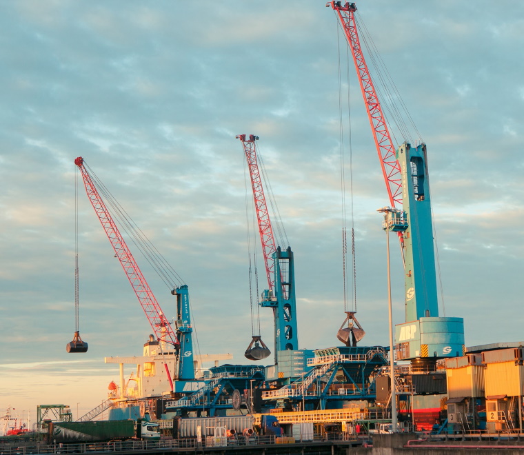 Cranes Immingham Port